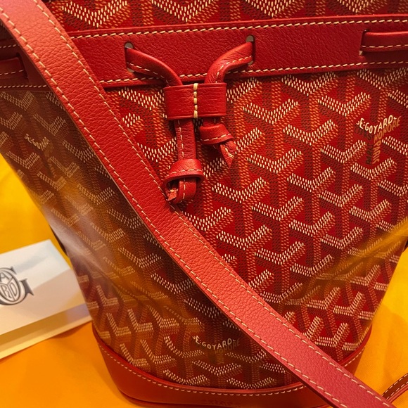 Authentic and Brand new Goyard Petit Bucket Bag in red color. Dust bag & papers - Picture 8 of 10
